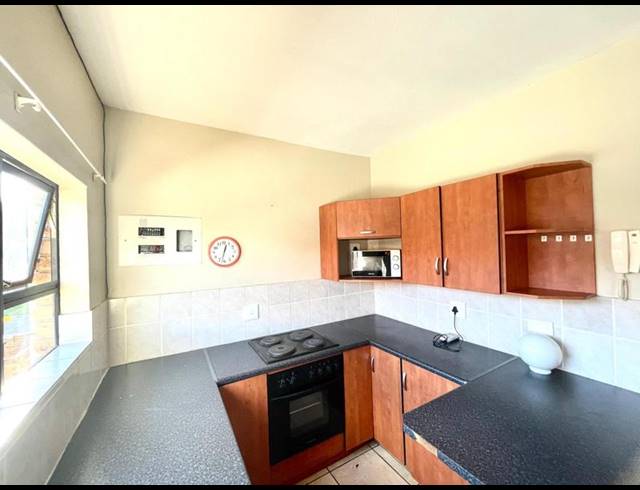 2 BEDROOM PROPERTY TO RENT IN BULT WEST